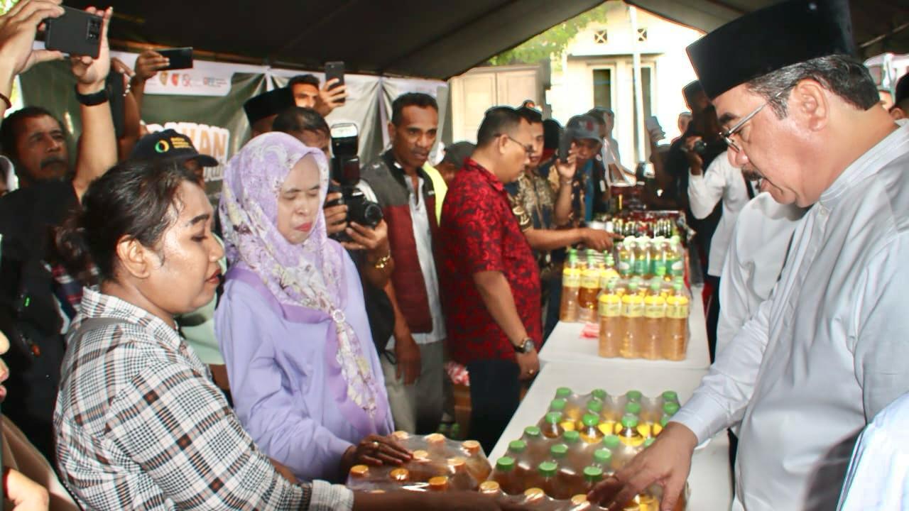 Gubernur dan Wakil Gubernur Maluku Ramaikan Safari Ramadhan di Negeri Hitulama 1 IMG-20250307-WA0090