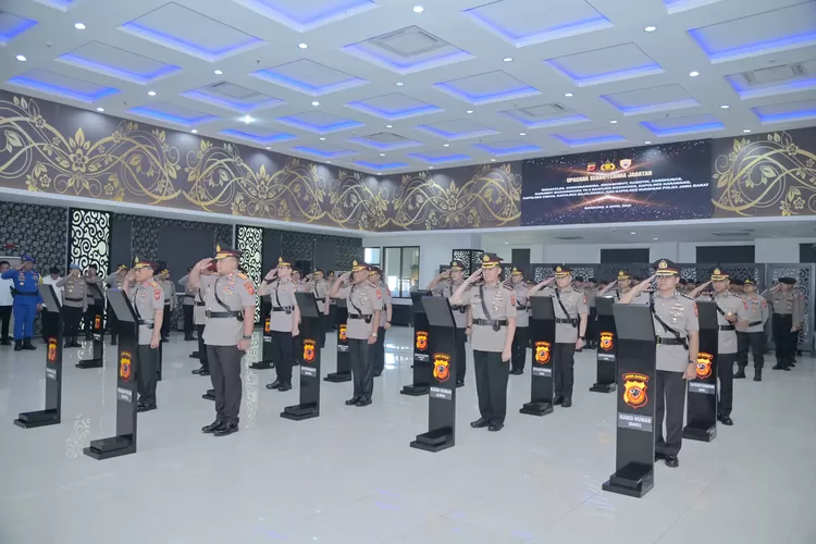 Kapolda Jabar Pimpin Sertijab Pejabat Utama, Brigjen Pol. Adi Vivid, A.B Wakapolda Jabar 1 IMG-20250408-WA0028-2019861021