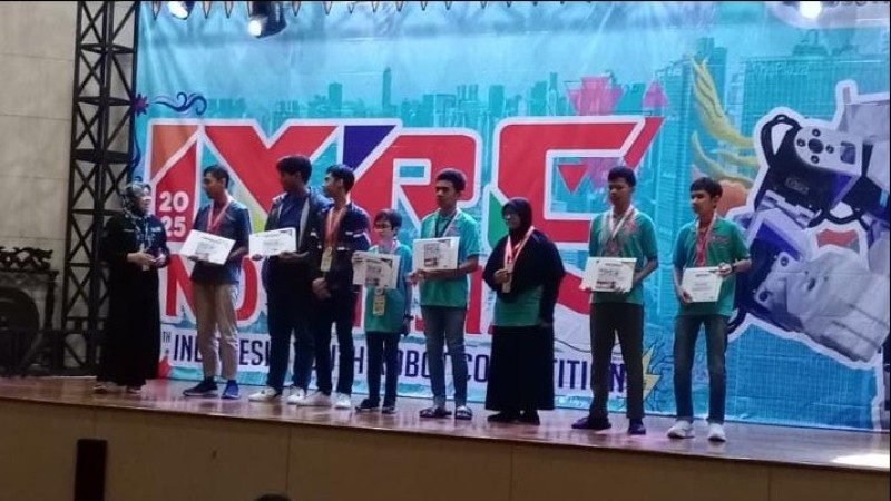 Tim Robotik MTsN 42 Jakarta Timur Ukir Sejarah, Petik Juara 3 IYRC 2025 1 1747634027
