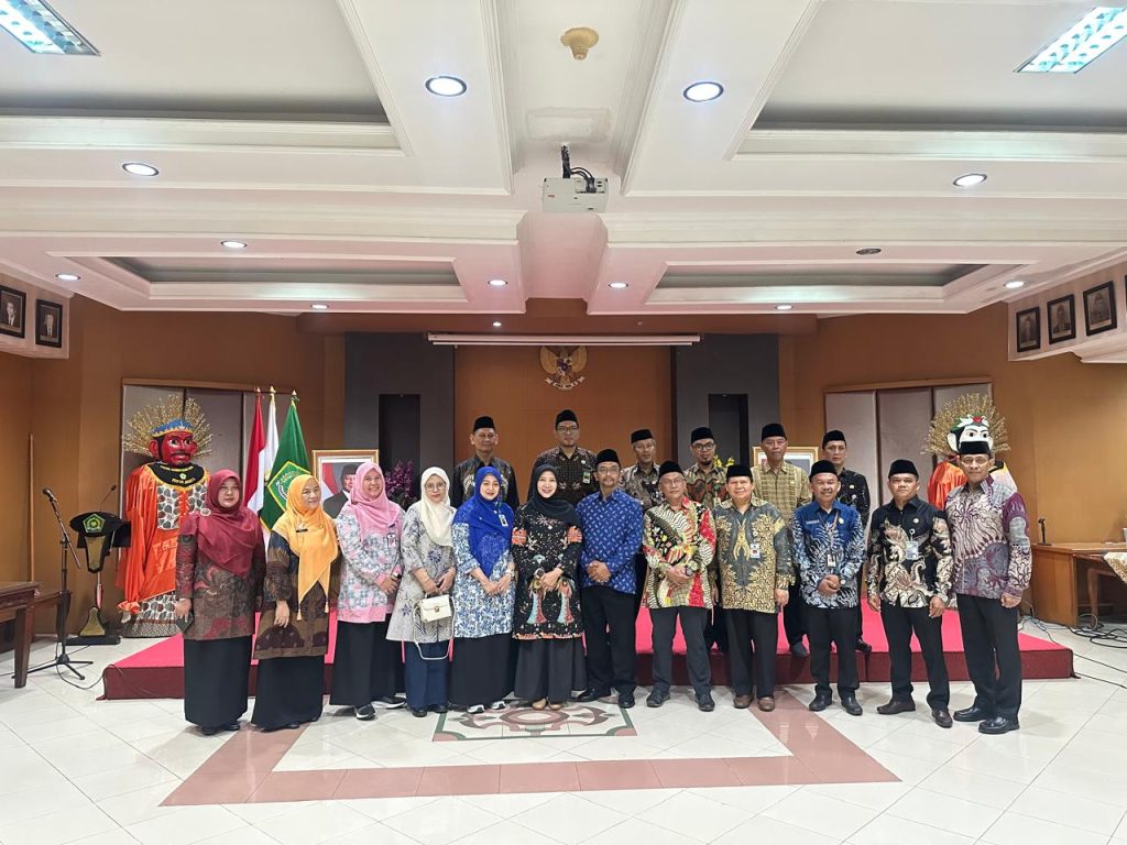 KaKanwil Kemenag DKI Lantik 20 Kepala Madrasah Negeri 1 IMG-20250502-WA0059
