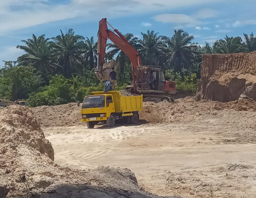 Galian C di Desa Naga Kesiangan Kembali Beroperasi, Masyarakat Sekitar Dihantui ISPA. Kapolres Diminta Tegas Bertindak 1 IMG-20250724-WA0007