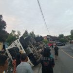 truk_dan_minibus_tabrakan_di_siantarparapat_sopir_tewas_lima_luka_2025-06-30_21-03-55_1230
